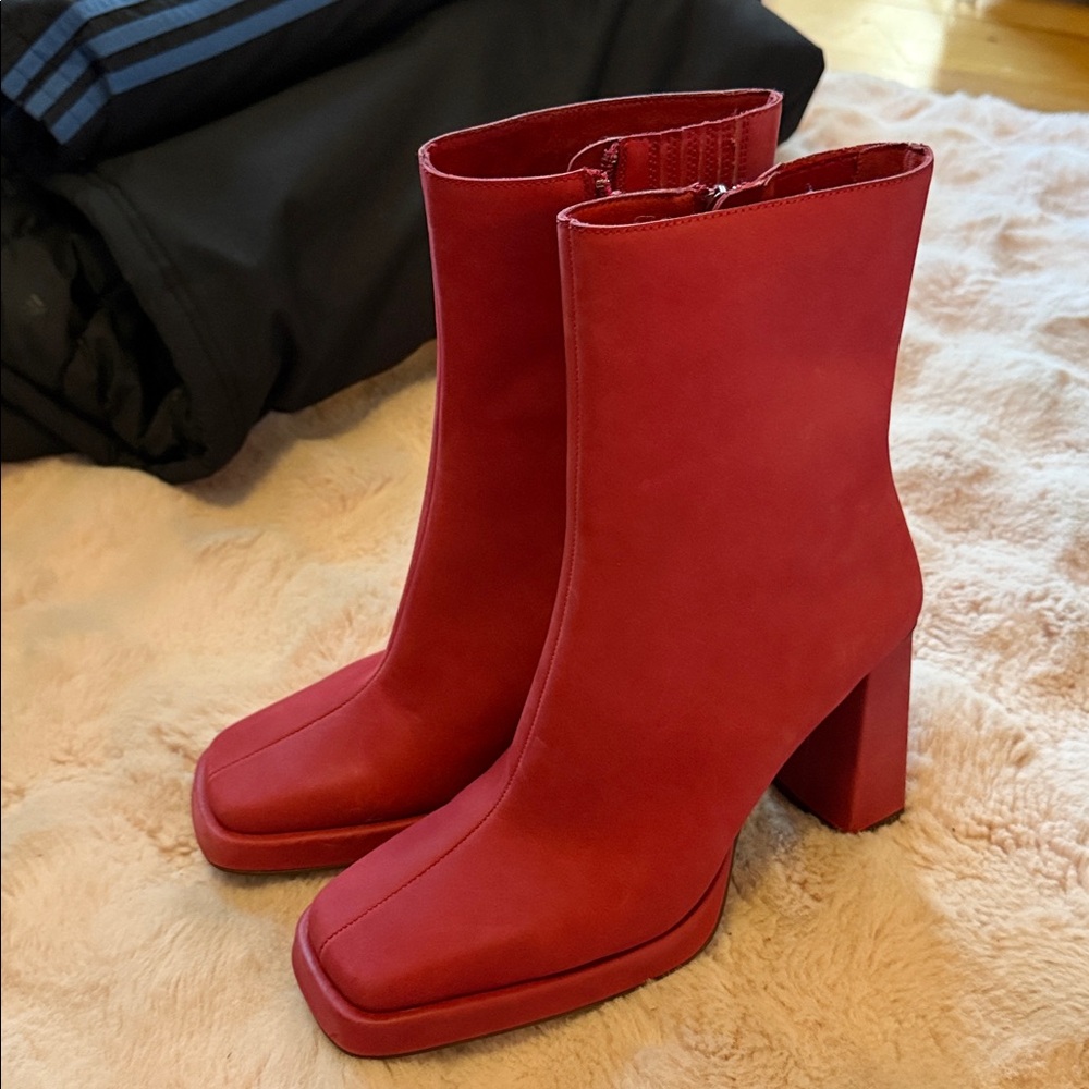 NWOT Jeffrey Campbell Maximal-Lo Red Leather Block Heel Ankle Bootie Sz 7.5